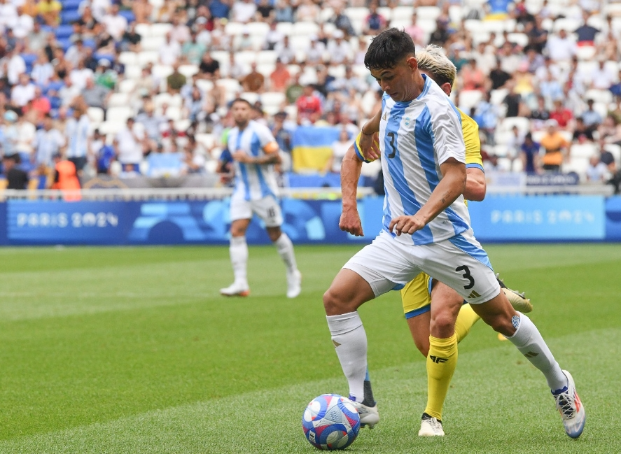 ⚽奥运男足战报：阿尔马达世界波 埃切维里破门 阿根廷2-0轻取乌克兰